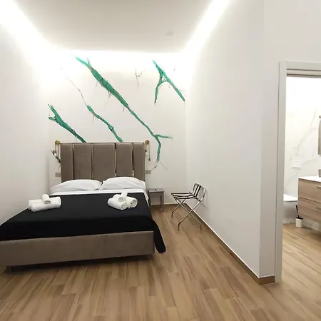 Oda ve Kahvaltı Maison Arena Napoli